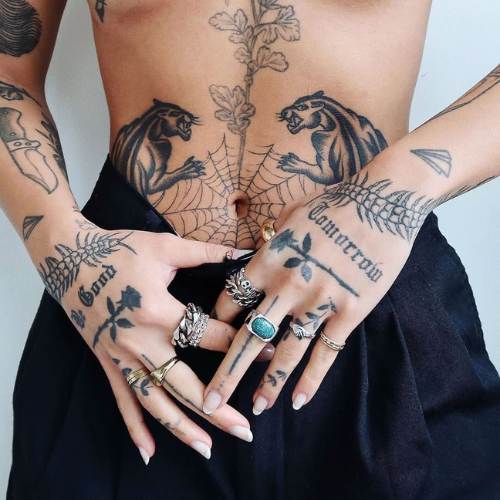 tatouage avant bras Femme 10