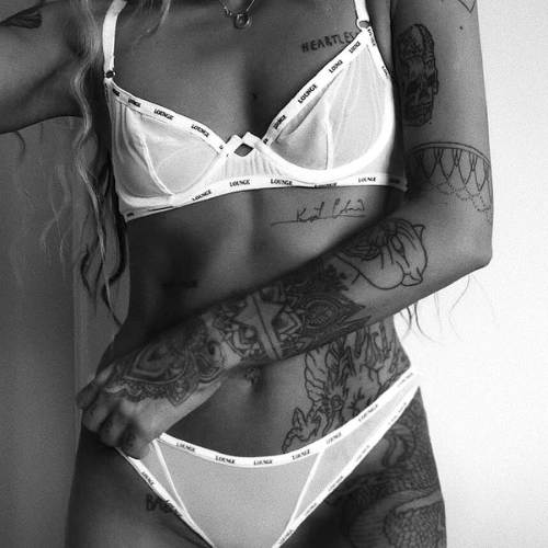 tatouage avant bras Femme 11