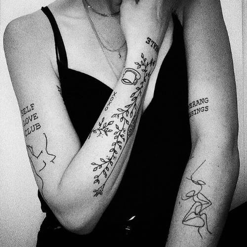 tatouage avant bras Femme 19