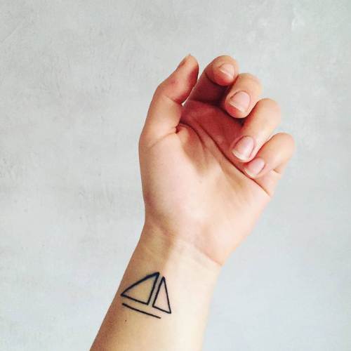 tatouage avant bras Femme 21