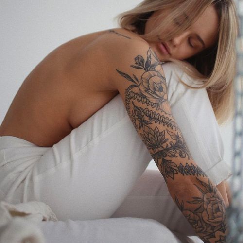 tatouage bras femme elizavetast