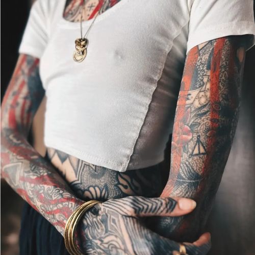 tatouage bras femme hannahpixiesnow