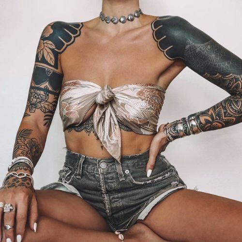 tatouage bras femme torylleigh