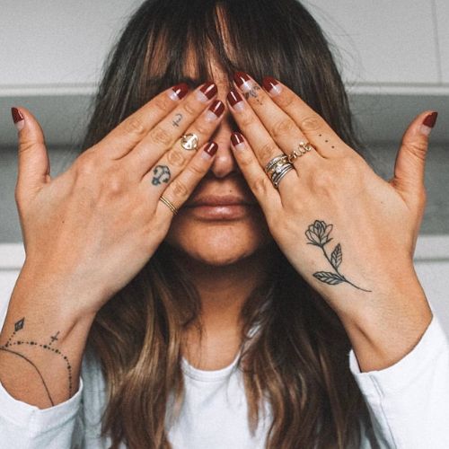 tatouage doigts femme fernandasamie