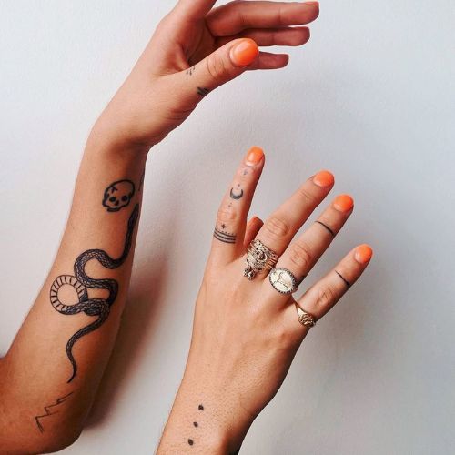 tatouage doigts femme mimielashiry